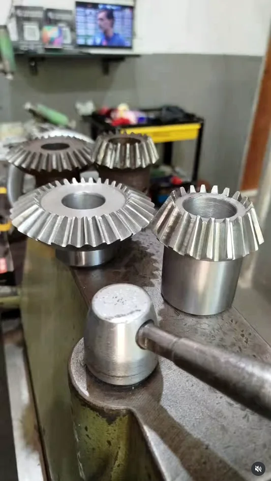 Conjunto de engrenagens metálicas usinadas
